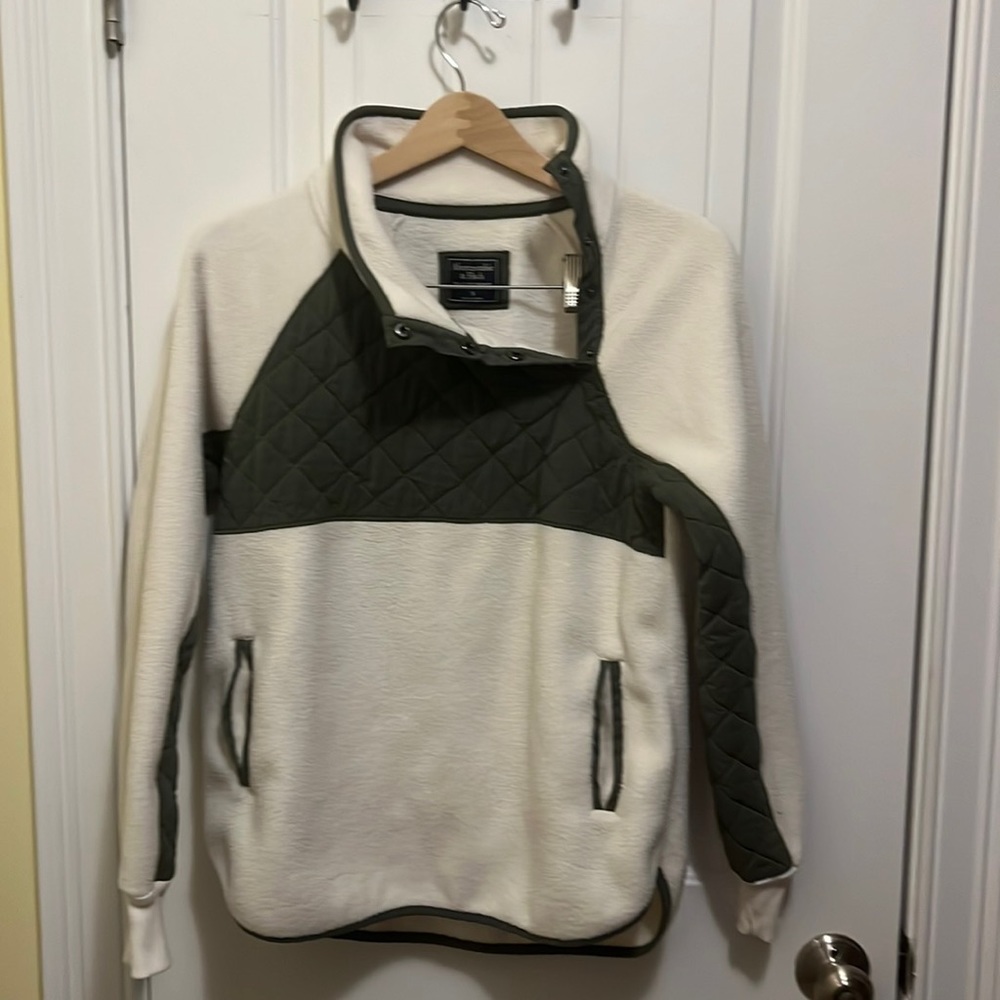 Women’s fleece sweatshirt